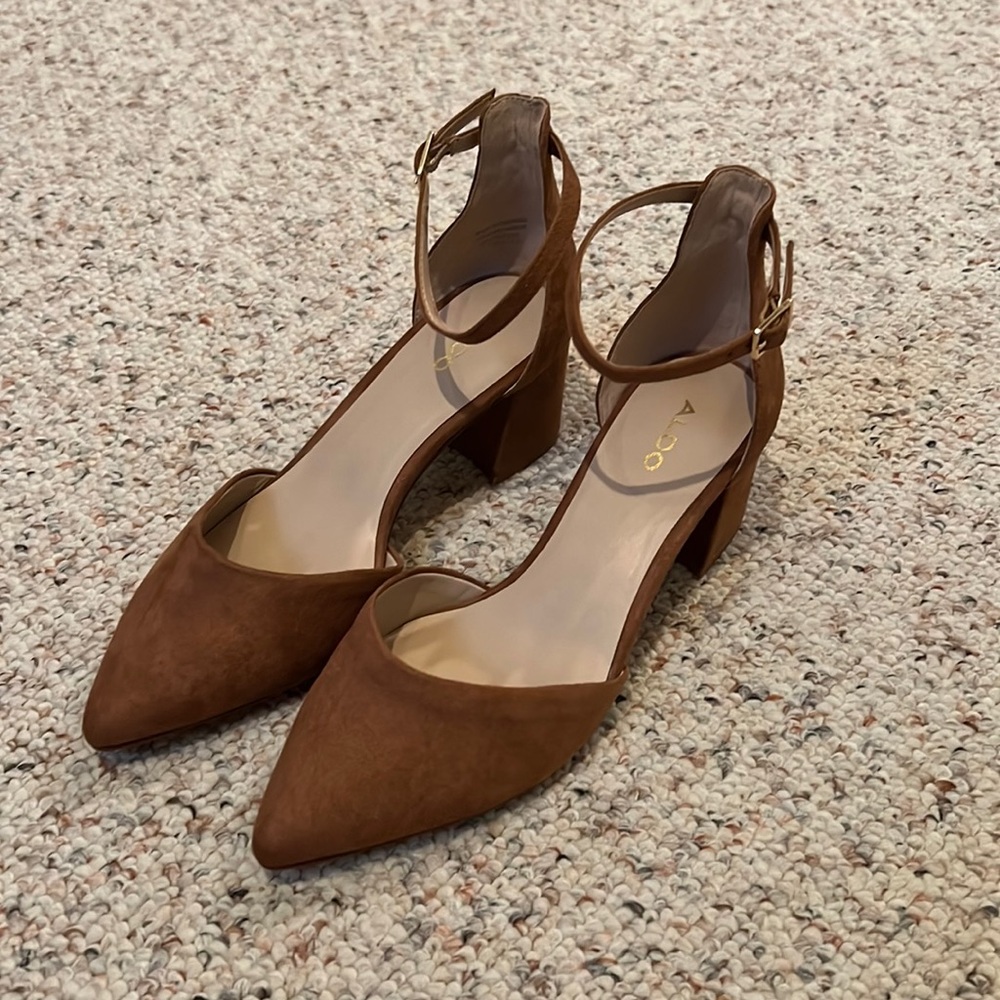 NWOT Aldo suede heels